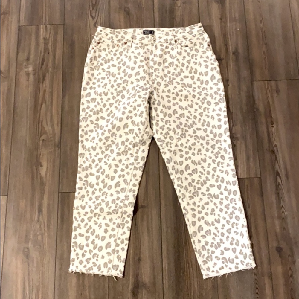 Leopard Fray Hem Jeans